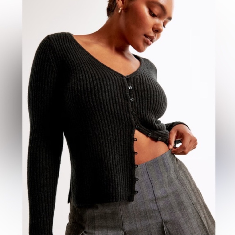 NWOT Abercrombie Ribbed Skimming Cardigan in Black